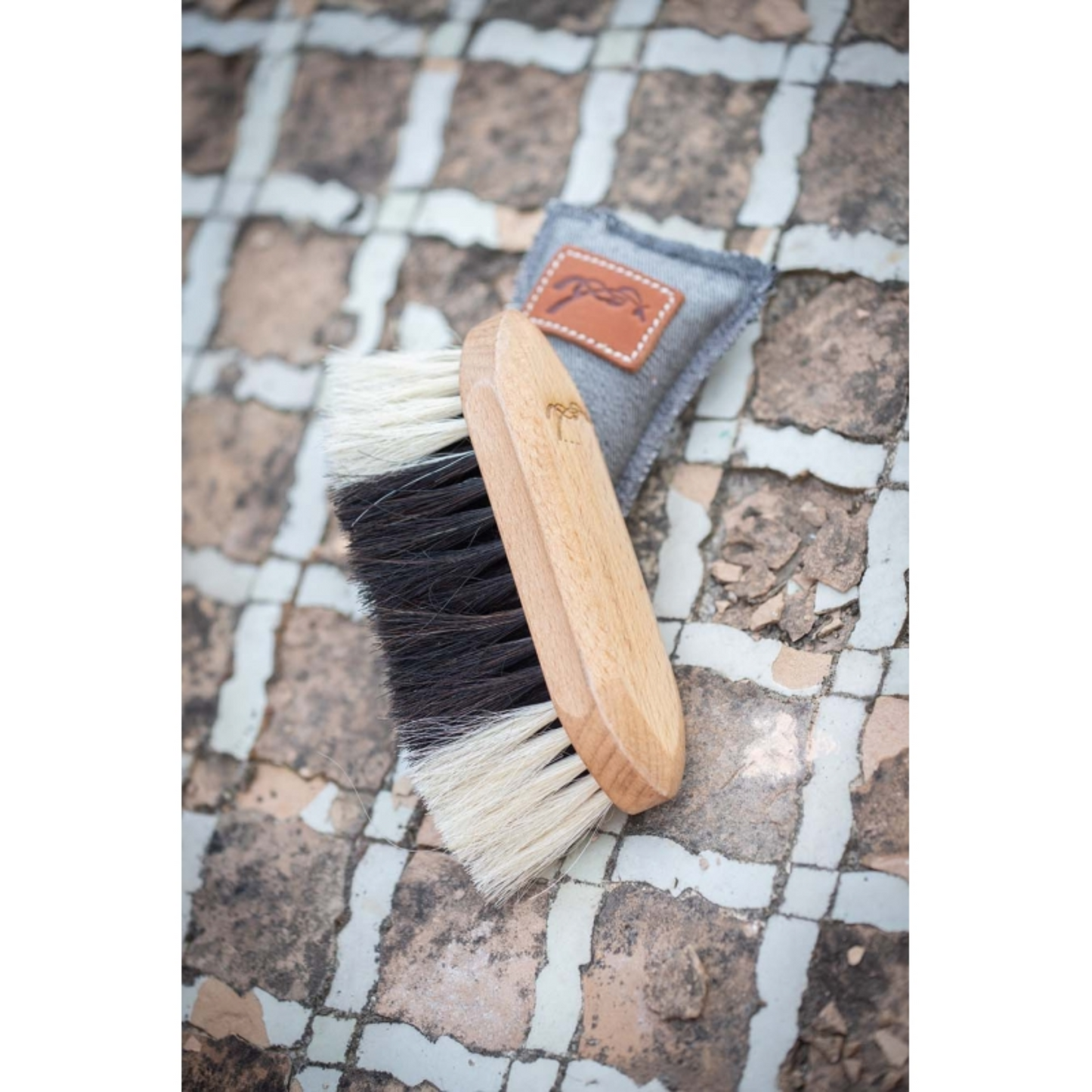 Penelope Soft Dandy Brush Two/Tone