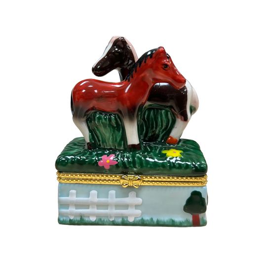 G.T. Reid Ceramic Horse Box